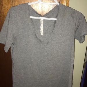 Lululemon gray athletic top